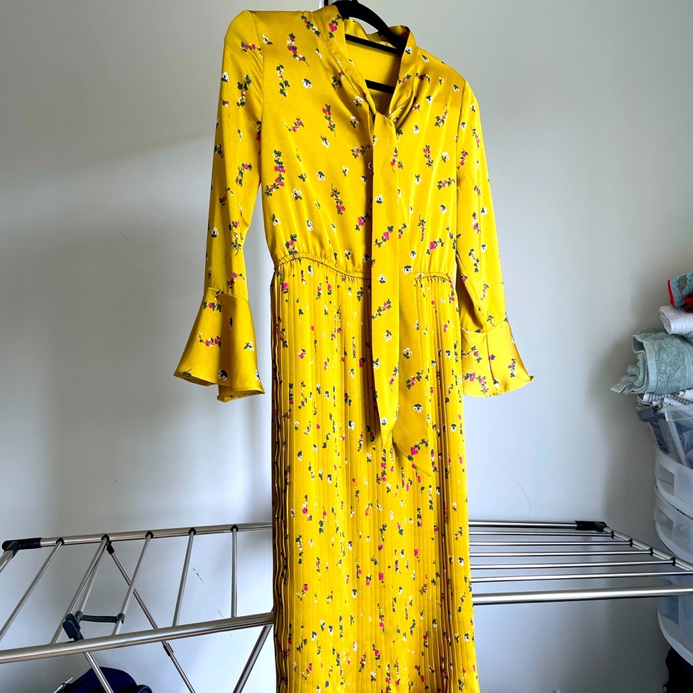 Yellow shimmering dress